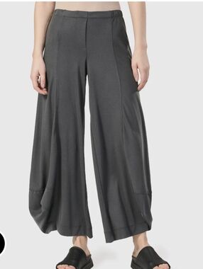 Alembika Women's Wide-Leg Ribbed Palazzo Pants in Charcoal